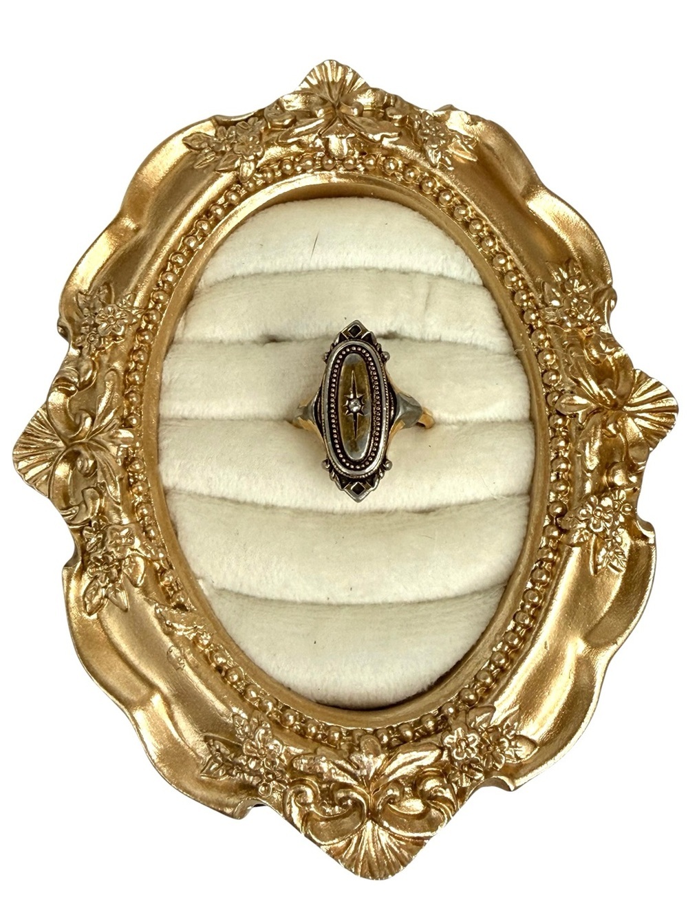 Avon Kensington Ring gold tone Victorian Revival 70s